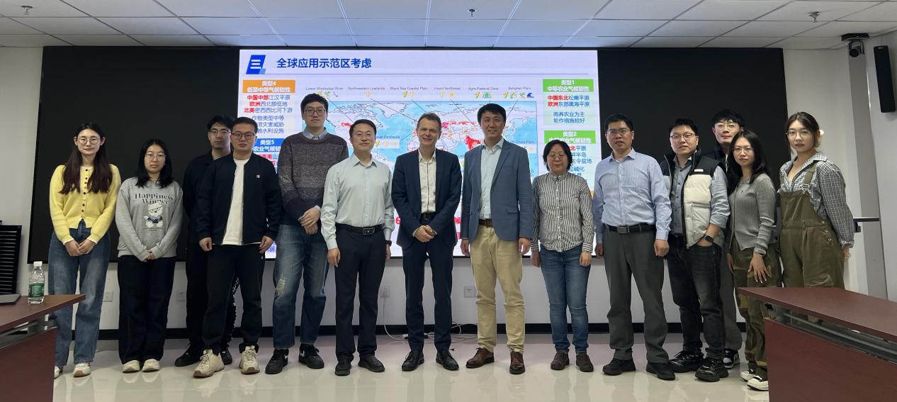 项目研讨会合影